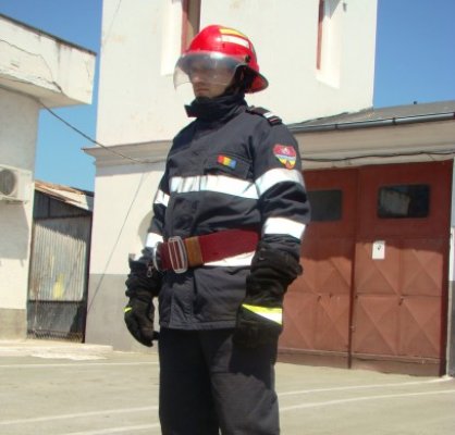 Pompierii militari în acţiune, la Henri Coandă